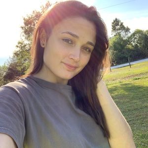 Meet your Posher, Téa